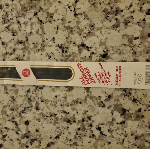 Zipper - Picture 5 of 9